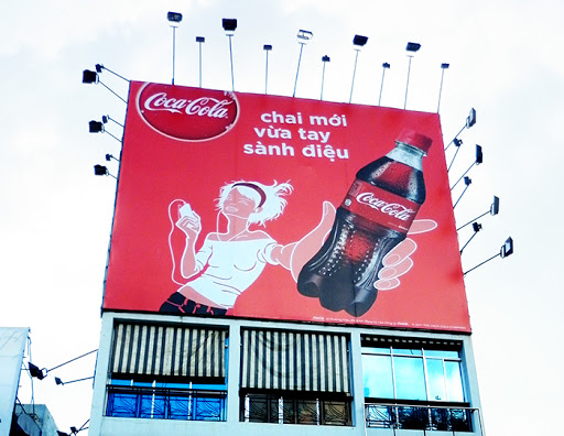 Sự kết hợp hoàn hảo giữa Biển bạt hiflex và thiết kế đồ họa