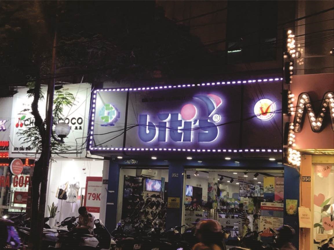 Sản xuất thi công chuỗi cửa hàng giày dép Biti’s 8 bitis1