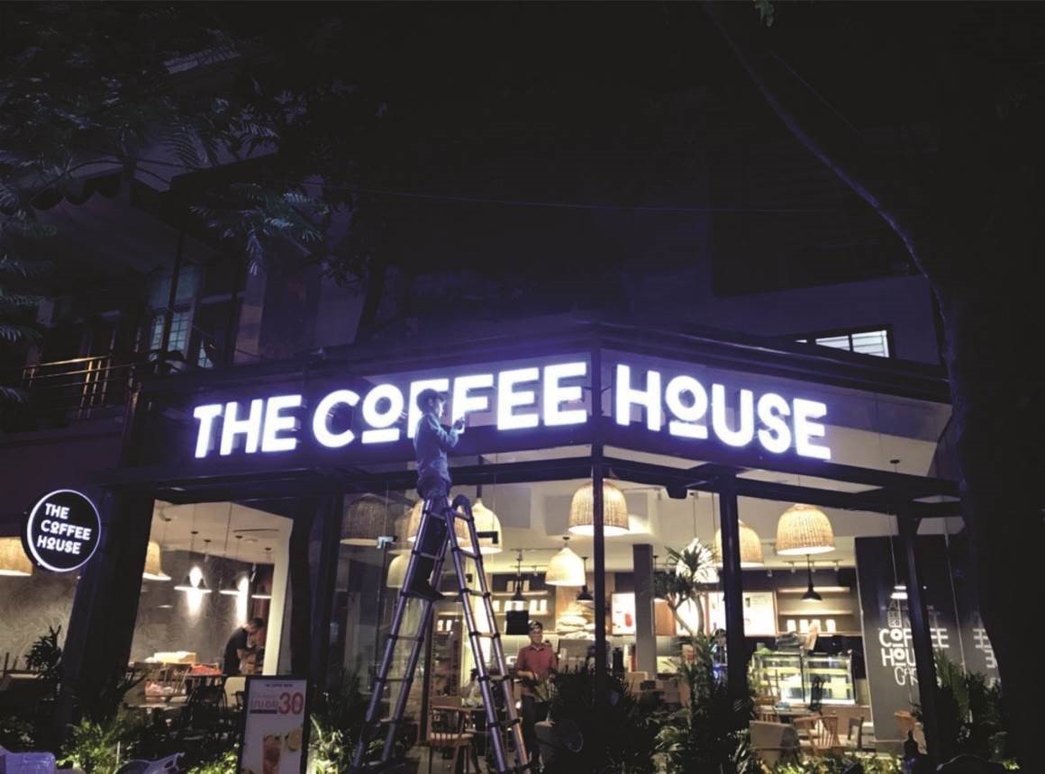 Biển cửa hàng The Coffee House 15 tran nguyen dan