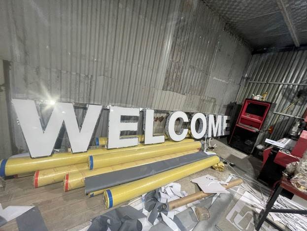 Thi công bảng hiệu showroom SCG Home 7 sgc6